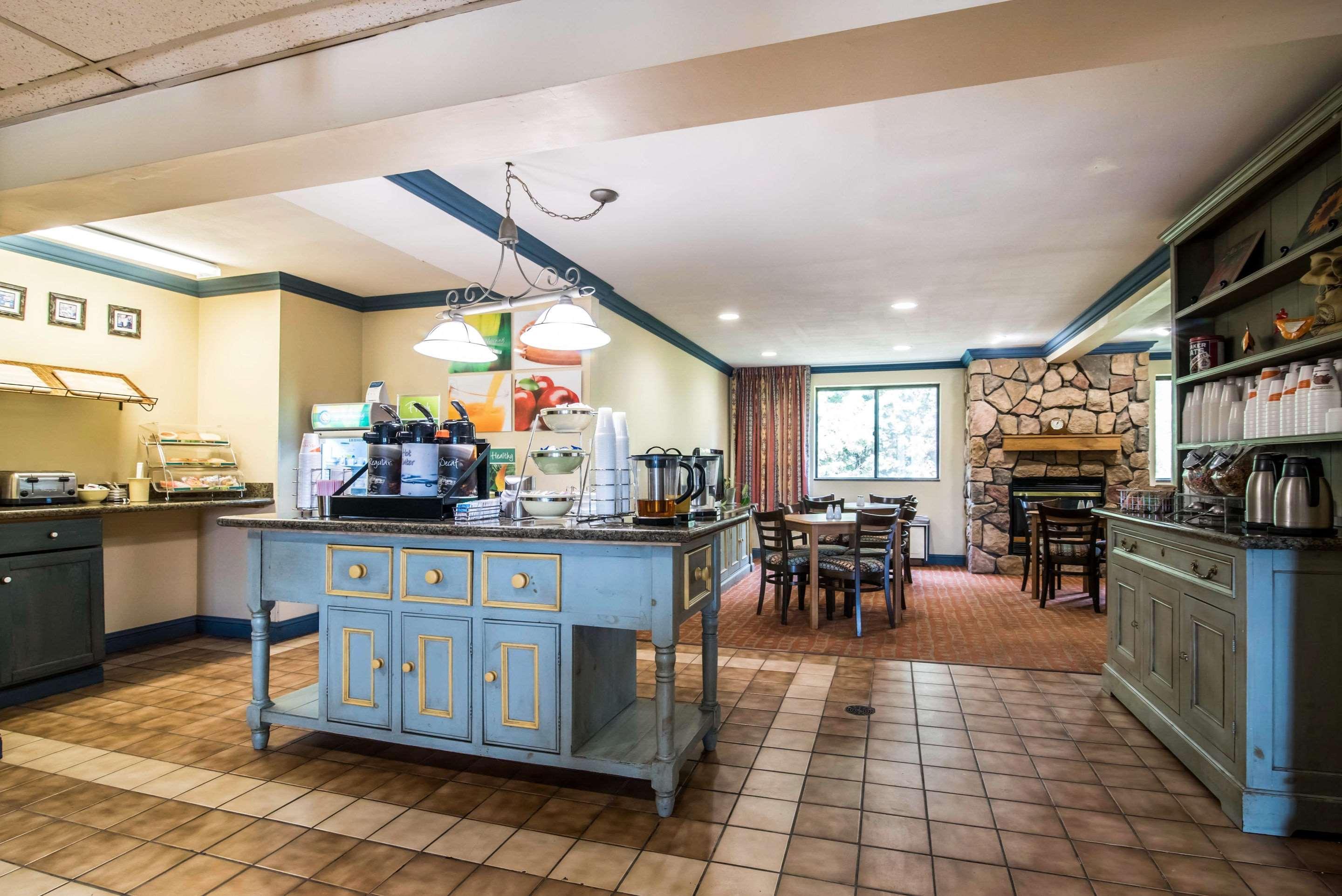 Quality Inn Cortland - University Area Extérieur photo